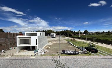 VENTA DE TERRENO EN ESQUINA EN PUNTA LOMA ZONA ZAVALETA