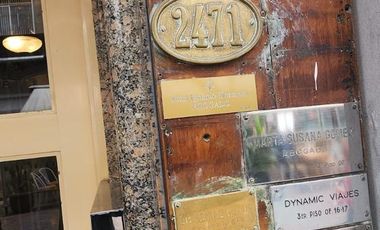 Oficina en San martin e Hipolito Yrigoyen