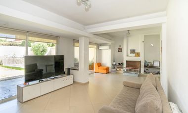 CASA EN VENTA EN LA HORQUETA DE 4 AMB