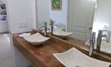 LINDA CASA EN BURGOS BUGAMBILIAS