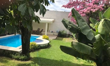 LINDA CASA EN BURGOS BUGAMBILIAS