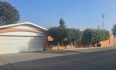 AMPLIA CASA EN VENTA EN ROSARITO