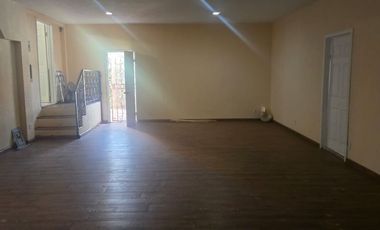 AMPLIA CASA EN VENTA EN ROSARITO