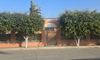 AMPLIA CASA EN VENTA EN ROSARITO