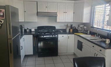 AMPLIA CASA EN VENTA EN ROSARITO