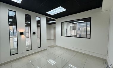ALQUILER OFICINAS  AMOBLADAS EN CALLE 50-175M2 KAF