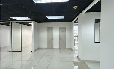 ALQUILER OFICINAS  AMOBLADAS EN CALLE 50-175M2 KAF