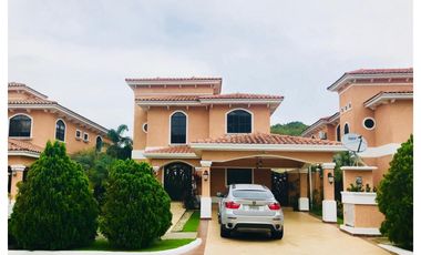SE ALQUILA CASA EN CLAYTON LB