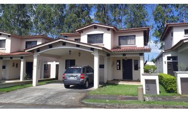 SE ALQUILA CASA EN COSTA VERDE