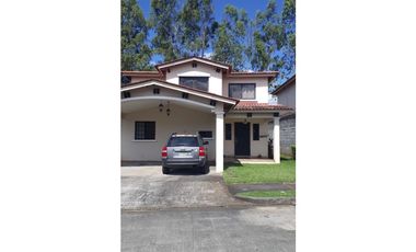 SE ALQUILA CASA EN COSTA VERDE