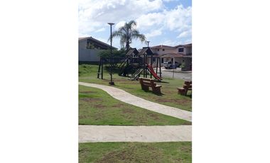 SE ALQUILA CASA EN COSTA VERDE
