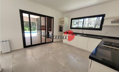 Casa en Venta - Zona Norte - A estrenar - Calidad de Construcción