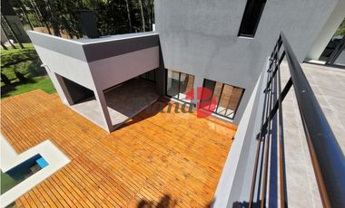 Casa en Venta - Zona Norte - A estrenar - Calidad de Construcción