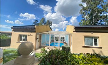 CABAÑAS CON PILETA CLIMATIZADA Y PARQUE