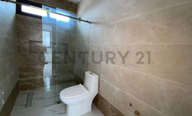 VENTA CASA EN URB. CUMBRES DE AYANGUE CON SUITE INDEPENDIENTE VerV