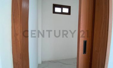 VENTA CASA EN URB. CUMBRES DE AYANGUE CON SUITE INDEPENDIENTE VerV