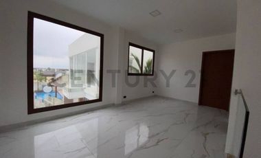 VENTA CASA EN URB. CUMBRES DE AYANGUE CON SUITE INDEPENDIENTE VerV
