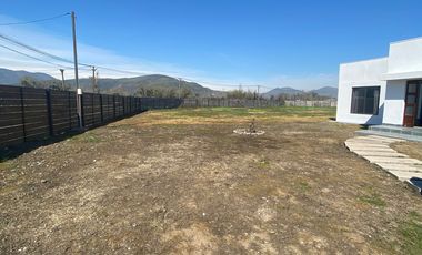 Se vende Parcela con casa estilo Mediterránea