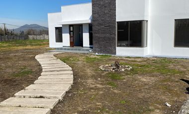 Se vende Parcela con casa estilo Mediterránea