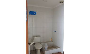 ARRIENDO Local Comercial 118,11 m², Strip Center, La Dehesa