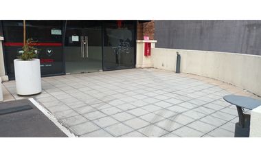 ARRIENDO Local Comercial 118,11 m², Strip Center, La Dehesa