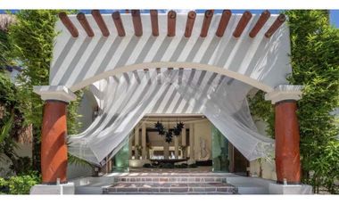 casa en venta de 6 habitaciones con enorme terreno Puerto Morelos