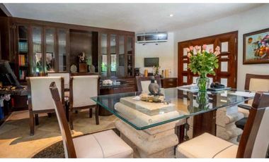 casa en venta de 6 habitaciones con enorme terreno Puerto Morelos