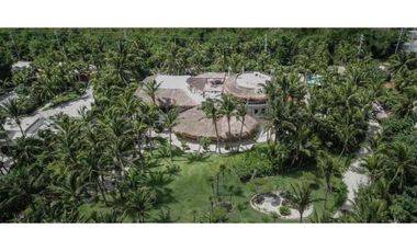 casa en venta de 6 habitaciones con enorme terreno Puerto Morelos