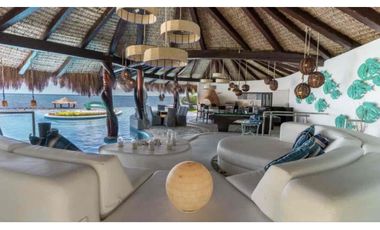 casa en venta de 6 habitaciones con enorme terreno Puerto Morelos