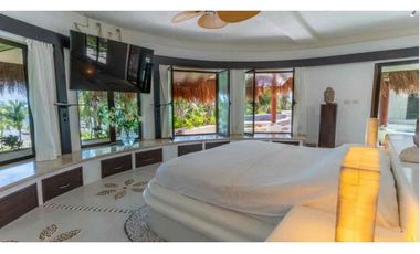 casa en venta de 6 habitaciones con enorme terreno Puerto Morelos