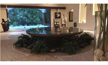 casa en venta de 6 habitaciones con enorme terreno Puerto Morelos