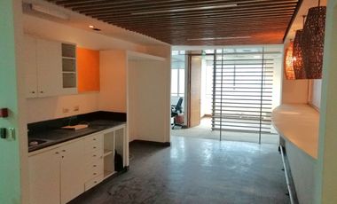 ARRIENDO Oficina Habilitada de 146,72 m2, Metro Pedro de Valdivia