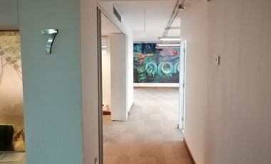 ARRIENDO Oficina Habilitada de 146,72 m2, Metro Pedro de Valdivia
