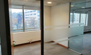 ARRIENDO Oficina Habilitada de 146,72 m2, Metro Pedro de Valdivia