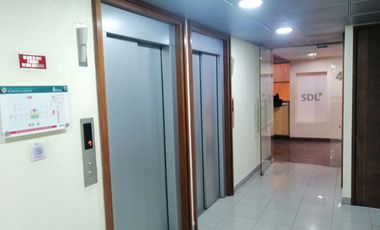 ARRIENDO Oficina Habilitada de 255,36 m2, Metro Pedro de Valdivia