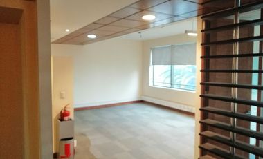 ARRIENDO Oficina Habilitada de 255,36 m2, Metro Pedro de Valdivia