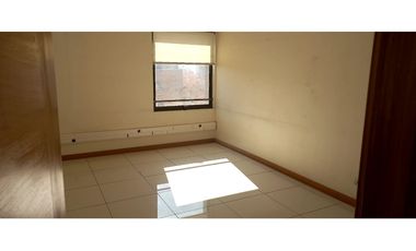 ARRIENDO Oficina 228,10  m2, Metro Pedro de Valdivia