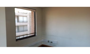 ARRIENDO Oficina 228,10  m2, Metro Pedro de Valdivia