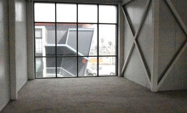 ARRIENDO Local Comercial 170,90 m2 Strip Center, Av. La Montaña