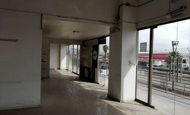 ARRIENDO Local Comercial 170,90 m2 Strip Center, Av. La Montaña
