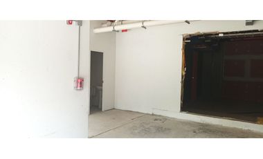 ARRIENDO Local Comercial de 54,35 m2, Metro Santa Ana