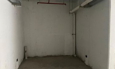 ARRIENDO Local Comercial de 154m2 en subt., Metro Santa Ana
