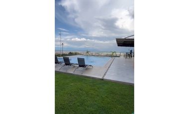 Casa camprestre en condominio para la venta en la buitrera Cali!!!
