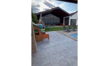 Casa camprestre en condominio para la venta en la buitrera Cali!!!