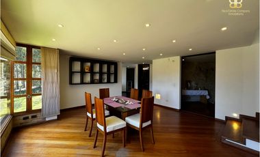 SE VENDE MAGNFICA CASA EN BOSQUES DE RENANIA EN BRICEÑO