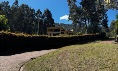 SE VENDE MAGNFICA CASA EN BOSQUES DE RENANIA EN BRICEÑO