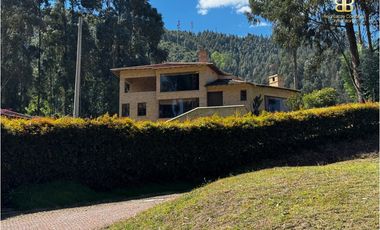 SE VENDE MAGNFICA CASA EN BOSQUES DE RENANIA EN BRICEÑO