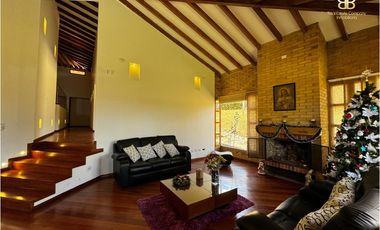 SE VENDE MAGNFICA CASA EN BOSQUES DE RENANIA EN BRICEÑO