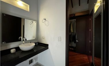 SE VENDE MAGNFICA CASA EN BOSQUES DE RENANIA EN BRICEÑO