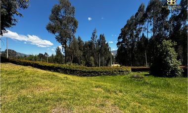 SE VENDE MAGNFICA CASA EN BOSQUES DE RENANIA EN BRICEÑO